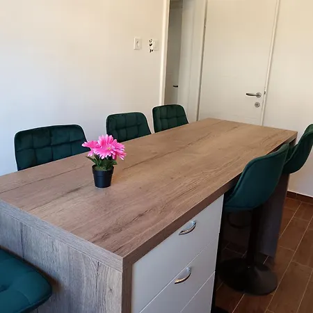 Dalmatian With Private Parking Apartman Sibenik