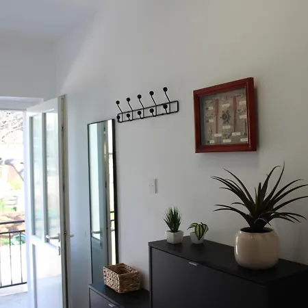 Dalmatian With Private Parking Apartment Sibenik