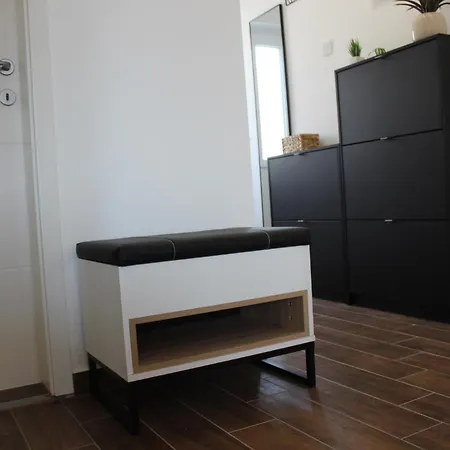 Apartment Dalmatian With Private Parking Sibenik