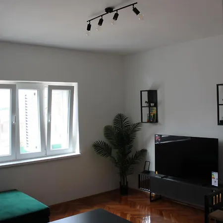 Dalmatian With Private Parking Apartamento