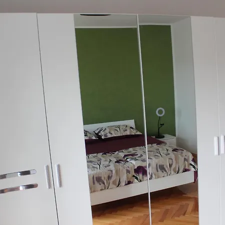Dalmatian With Private Parking Apartment Sibenik
