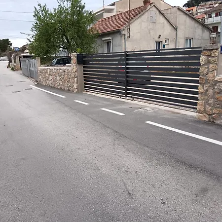 Apartman Dalmatian With Private Parking