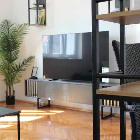 Dalmatian With Private Parking Διαμέρισμα *