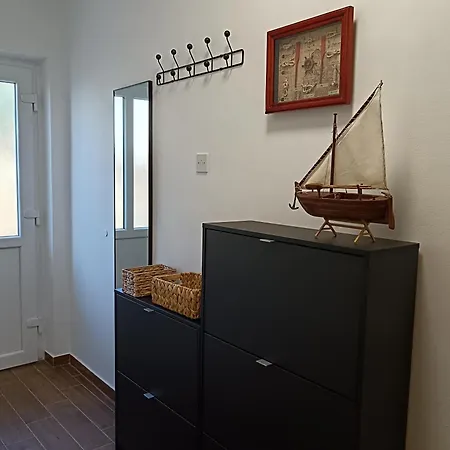 Dalmatian With Private Parking Apartman Sibenik