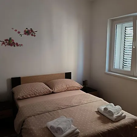 Dalmatian With Private Parking Apartman *