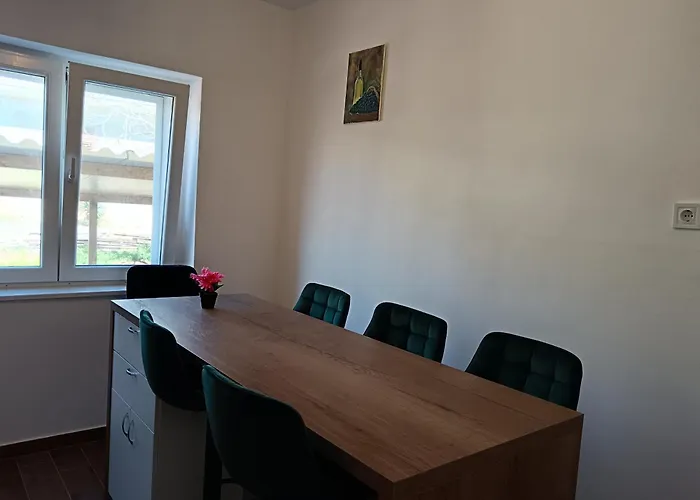 Apartman Dalmatian With Private Parking Sibenik