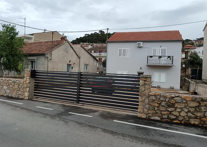 Dalmatian With Private Parking * Sibenik