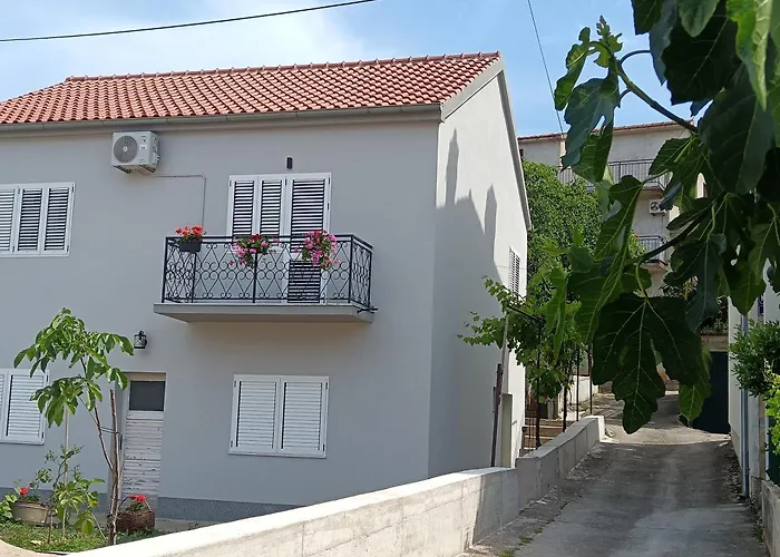 Dalmatian With Private Parking Daire Šibenik