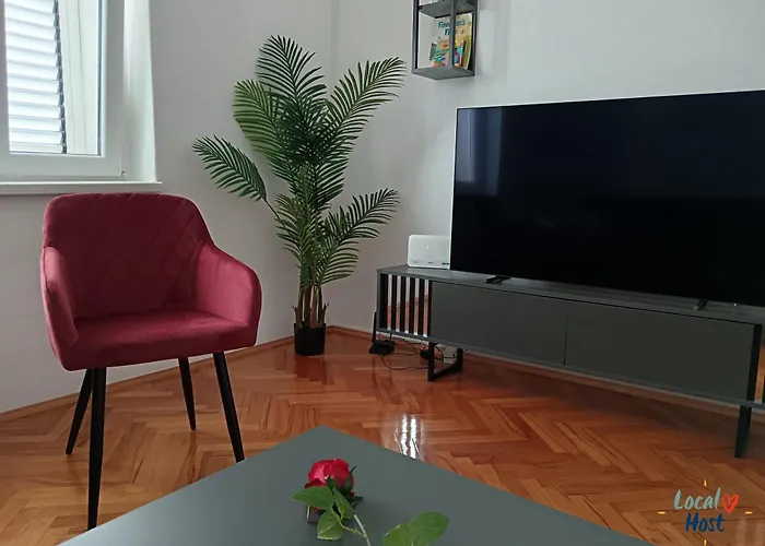 Dalmatian With Private Parking Apartman